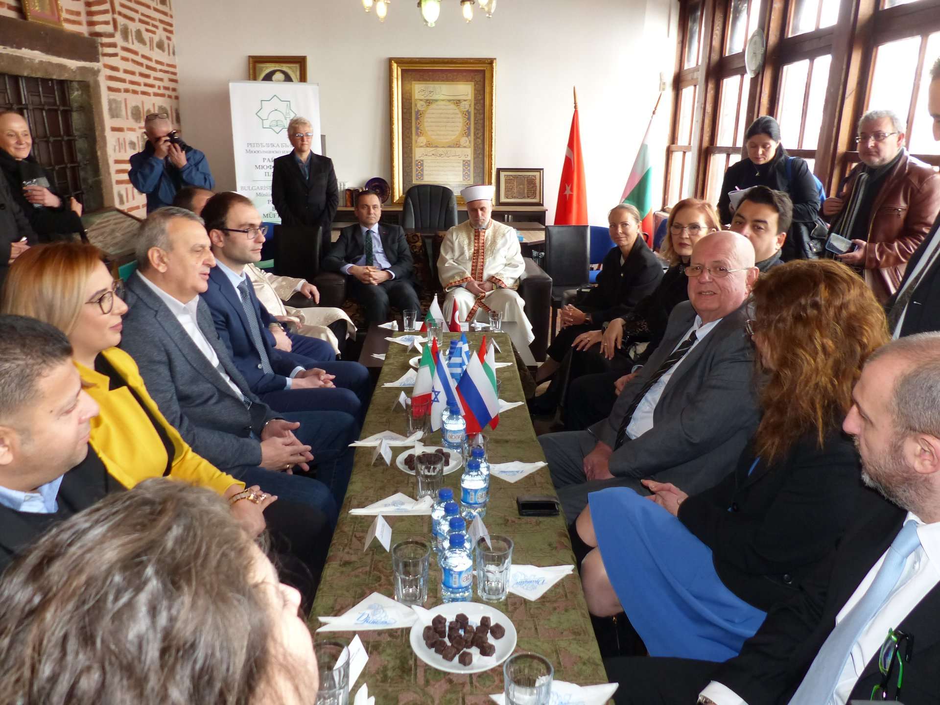 „Кафе на толерантността“ събра за 6-ти път ЗАЕДНО етносите в Пловдив